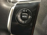 ステアリングスイッチ付き。前方から目を離すことなく操作することが可能です。