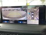 ガイド線表示機能付きのバックカメラで、バックでの車庫入れも安心です。