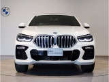 【キドニーグリル】BMWは約90年もの間、ほぼ全ての車両にひと目でBMWだと分かるこの特徴的なフロントグリルが備えられ、デザイン・アイコンとして親しまれてきました。