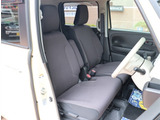 お車選びをお楽しみ頂けるよう、在庫車の展示スペースを十分に確保しております。