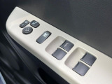 【電動格納ミラー】サイドミラーは電動格納式となっており、狭い駐車場でもキズがつくリスクを抑えられます。