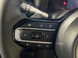 ステアリングに各種スイッチが付いてますので、運転中に余所見することがありませんね!