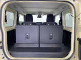 【トランク】積み込みやすくて、たっぷり積める荷室です。シートアレンジできるものは、乗車人数と荷物の量や大きさによってシートを動かすことができるので、より快適なドライブが可能です!