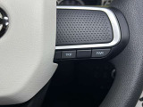 ステアリングに各種スイッチが付いてますので、運転中に余所見することがありませんね!