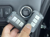 【スマートキー(エンジンスタートストップスイッチ)】スマートキー(電子キー)を持っていれば、スイッチを押すだけでエンジンをかけることができます!
