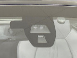 【シティブレーキアクティブシステム】低速走行中に前方の車両等を認識し、衝突しそうな時は警報とブレーキで衝突回避と被害軽減をアシスト。より安全にドライブをお楽しみいただけます。