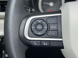 ステアリングに各種スイッチが付いてますので、運転中に余所見することがありませんね!