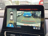 パノラミックビューモニターで、後方と全体を確認しながら安心して駐車することができます。