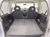 普段のお買い物や通勤、送迎等に十分な荷室スペースを確保しております。セカンドシートを倒すと、大きな荷物の積載も可能です♪
