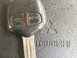 【キーレス】少し離れた場所からでもボタン一つでドアの開錠・施錠ができるのでとっても便利!ドアの鍵穴周りに傷をつけることもありません♪