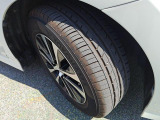 当社理想の中古車は値段の割に良質な物件です。金額が安くて当然な修復歴有の車や走行の多い車・金額は安いけれど諸費用が当社の数倍以上するお店が存在しますが当社は支払い総額で良質な物件を追求します。