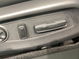 シートはパワーシートになっています。ポジションを快適な位置に調整できますよ。