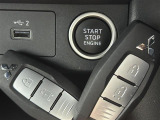 トライトン 2.4 GSR ディーゼル 4WD 4WD 本革シート