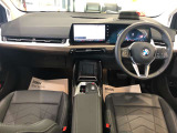 アウトバーンでの走行を見据えたBMWのブレーキシステムはもしもの時にもいち早くマシンを停止してくれます。