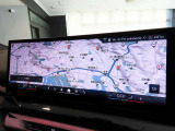 BMW iDriveナビゲーションシステム。ワイドで視認性に優れたスクリーン。
