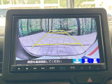 【バックカメラ】駐車時に後方がリアルタイム映像で確認できます。大型商業施設や立体駐車場での駐車時や、夜間のバック時に大活躍!運転スキルに関わらず、今や必須となった装備のひとつです!