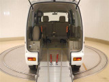 車いす乗車スペース&ウィンチベルト&固定ベルト