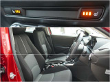 運転席&助手席には腰部まであたためてくれる3段階調整機能付きシートヒーター機能があります