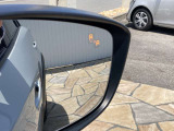ブラインドスポットモニター搭載。車線変更時に役立ちます★