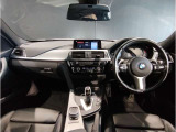 ☆センターパネルを運転席側に僅かに傾けたBMW独特のインパネ☆【駆け抜ける歓び】はここからもスタートしております☆