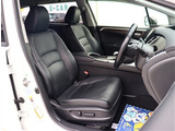 お車選びをお楽しみ頂けるよう、在庫車の展示スペースを十分に確保しております。