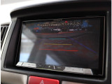 『1台』のお車に対して、3名体制で日々議論を重ね仕入れを行っております。