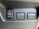 スライドドアの操作ボタンも運転席付近に設置されています