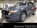 マツダのミドルクラスSUV『CX-5』魂動デザインとスカイアクティブ技術をフル搭載した初代モデルが発売され、2017年にはさらに洗練された力強い魂動デザインに進化した2代目にモデルチェンジしました。