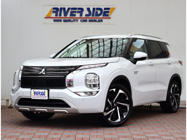 三菱 アウトランダー PHEV 2.4 P 4WD