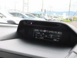 マルチファンクションディスプレイ燃費情報など、車両の様々な情報を把握することが出来ます。燃費が分かれば、無駄にアクセルを踏むこともなく、エコ運転に出来ます。車の状況が、自分でわかるっていいですよね?
