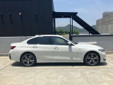 ご納車後も全国約200拠店のBMW正規ディーラーサービス工場にて保証対応いたします。お近くのBMW正規ディーラーをご案内の上、アフターメンテナンスをお受け頂けますので、安心してお乗りいただけます!!