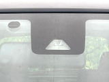 【スマートアシスト】走行中に前方の車両等を認識し、衝突しそうな時は警報とブレーキで衝突回避と被害軽減をアシスト。より安全にドライブをお楽しみいただけます。