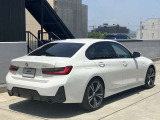 BMWのお車は、“駆け抜ける歓び”を体現しております。走行の安定性とコーナリングの良さを追求し、思い通りにハンドルの操作可能です。