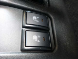 運転席と助手席には標準でシートヒーターが付きます。一度使ったら手放せない装備です。