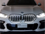 【キドニーグリル】BMWは約90年もの間、ほぼ全ての車両にひと目でBMWだと分かるこの特徴的なフロントグリルが備えられ、デザイン・アイコンとして親しまれてきました。