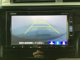 バックでの車庫入れも安心です! リアカメラが付いているバックモニター付のナビを装備しております。操作線もついており距離感も画面から確認できます。