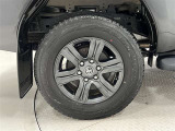 タイヤサイズは265/65R17!残り溝は5ミリ程度です!純正アルミホイール!