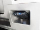 ETC車載器が装備されています。有料道路での通行料支払いがスムーズにできます。