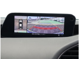 お車選びをお楽しみ頂けるよう、在庫車の展示スペースを十分に確保しております。