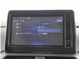 お車選びをお楽しみ頂けるよう、在庫車の展示スペースを十分に確保しております。