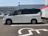 セレナ 1.2 e-POWER ハイウェイスター V セカンドスライドアップシート 