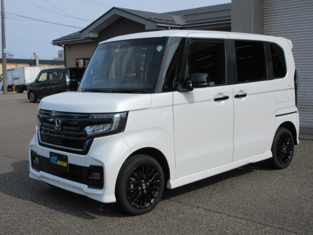 N-BOXカスタム L ターボ スタイルプラス ブラック 4WD 