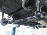 車体下回りに防錆能力に優れた塩害防止コーティング・スリーラスターを施工しています。