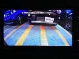 【バックモニター】後ろのカメラの映像をモニターに映し出すことができます!後方の見えない死角や、障害物との距離感をしっかり確認することができます!駐車が苦手な方におすすめです。