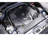 新開発 直列6気筒ディーゼルターボ(367PS/750Nm)+ISGマイルドハイブリッドを搭載し、パワフルかつ静粛な走りを実現。