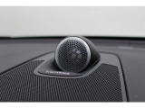 オプション設定の高級ブランド「Bowers&Wilkins」プレミアムサウンドシステムを搭載。重厚な音場をお楽しみいただけます。