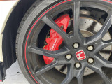 【Bremboキャリアー】最高級モデルのみに許された、安心感のあるストッピングパワーに、高い耐久性などディスクブレーキとしての機能もさることながら、華々しいデザインと存在感でドレスアップの役割も!