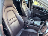 納車前に内外装のクリーニングをいたします。各種コーティング(別途有料)もご用意しておりますので、是非ご相談ください。