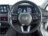 【Honda SENSING】 カメラ等装置で精度の高い検知能力を発揮、安全運転を支援します。ステアリング上のコントローラーに注目!