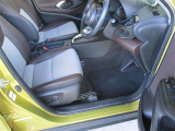 運転席はパワーシート装備です
